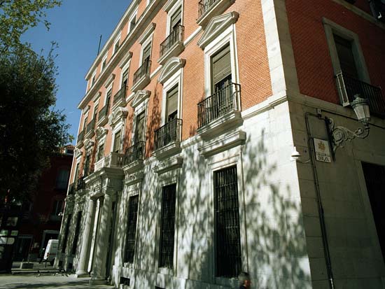 Edificio en Plaza Jacinto Benavente